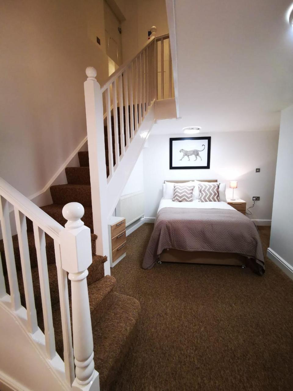 Capital Host- Apartments Euston ลอนดอน ภายนอก รูปภาพ