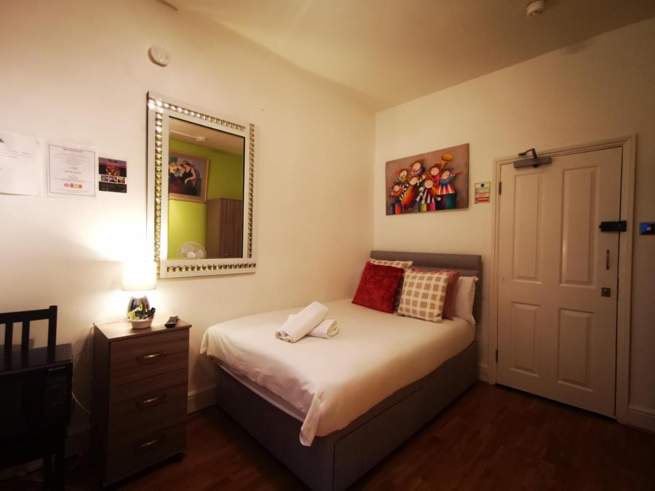 Capital Host- Apartments Euston ลอนดอน ภายนอก รูปภาพ