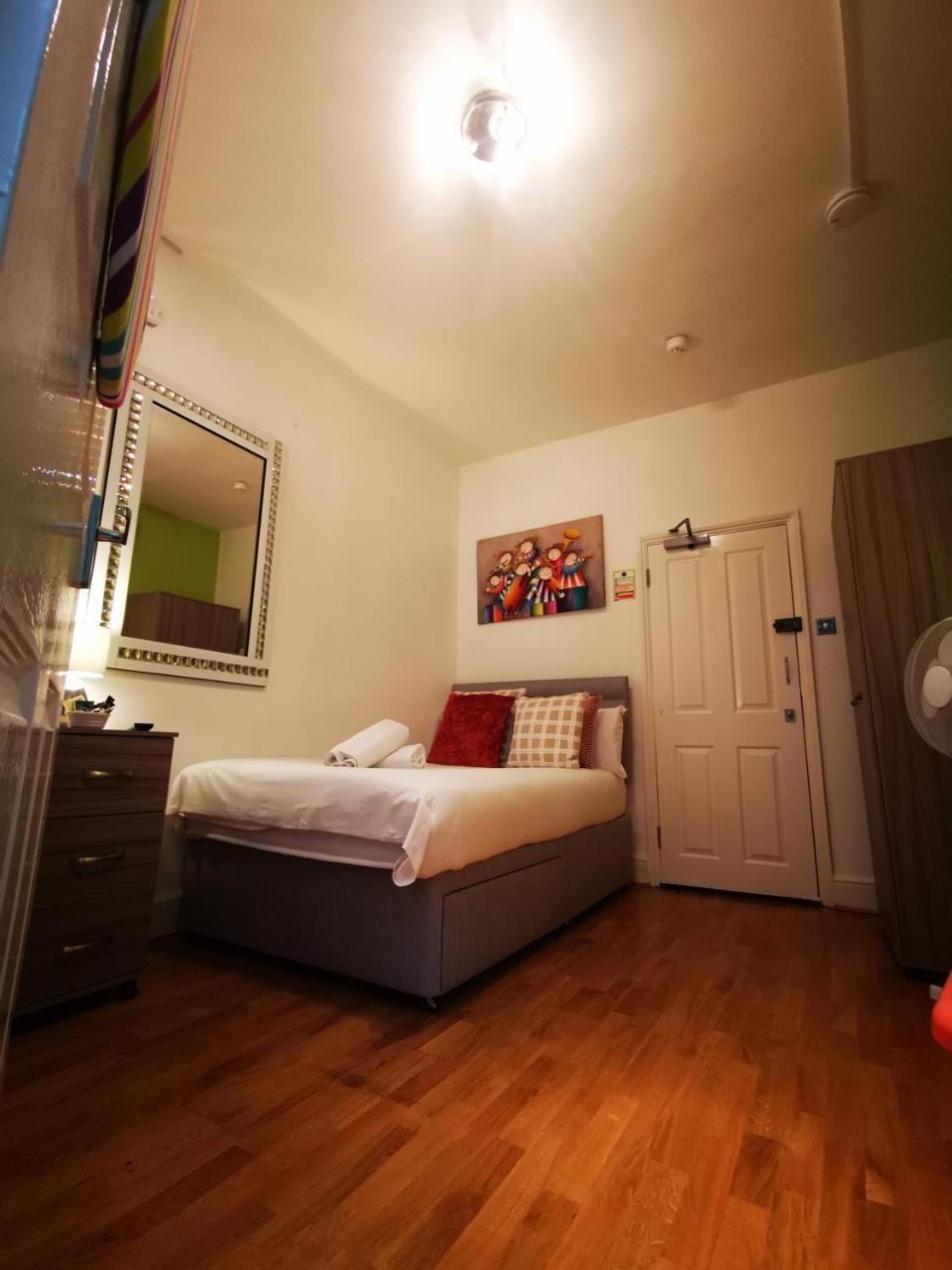 Capital Host- Apartments Euston ลอนดอน ภายนอก รูปภาพ
